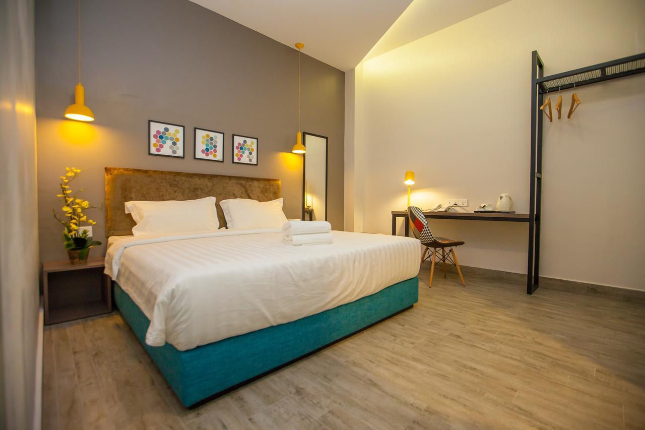 Bzz Hotel Skudai Exterior photo